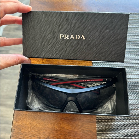Prada Linea Rossa Active sunglasses black - Picture 9 of 12